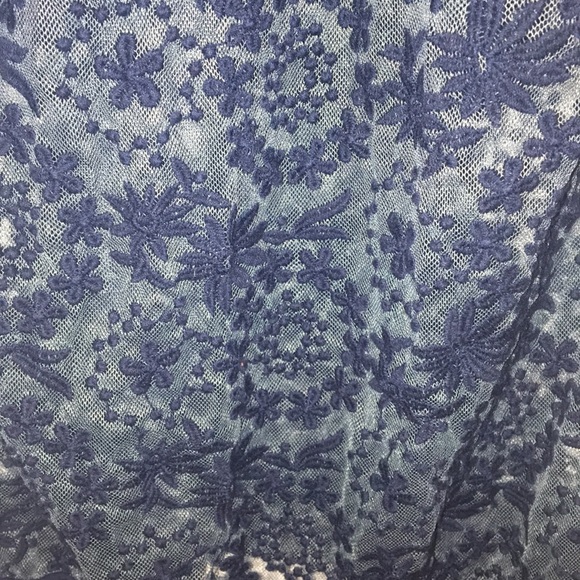 Hard tail lace short sleeve hoodie. - Picture 5 of 5